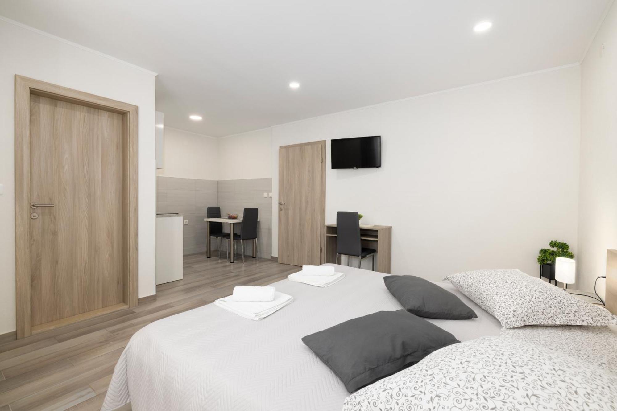 Apartmani Marta Tučepi エクステリア 写真