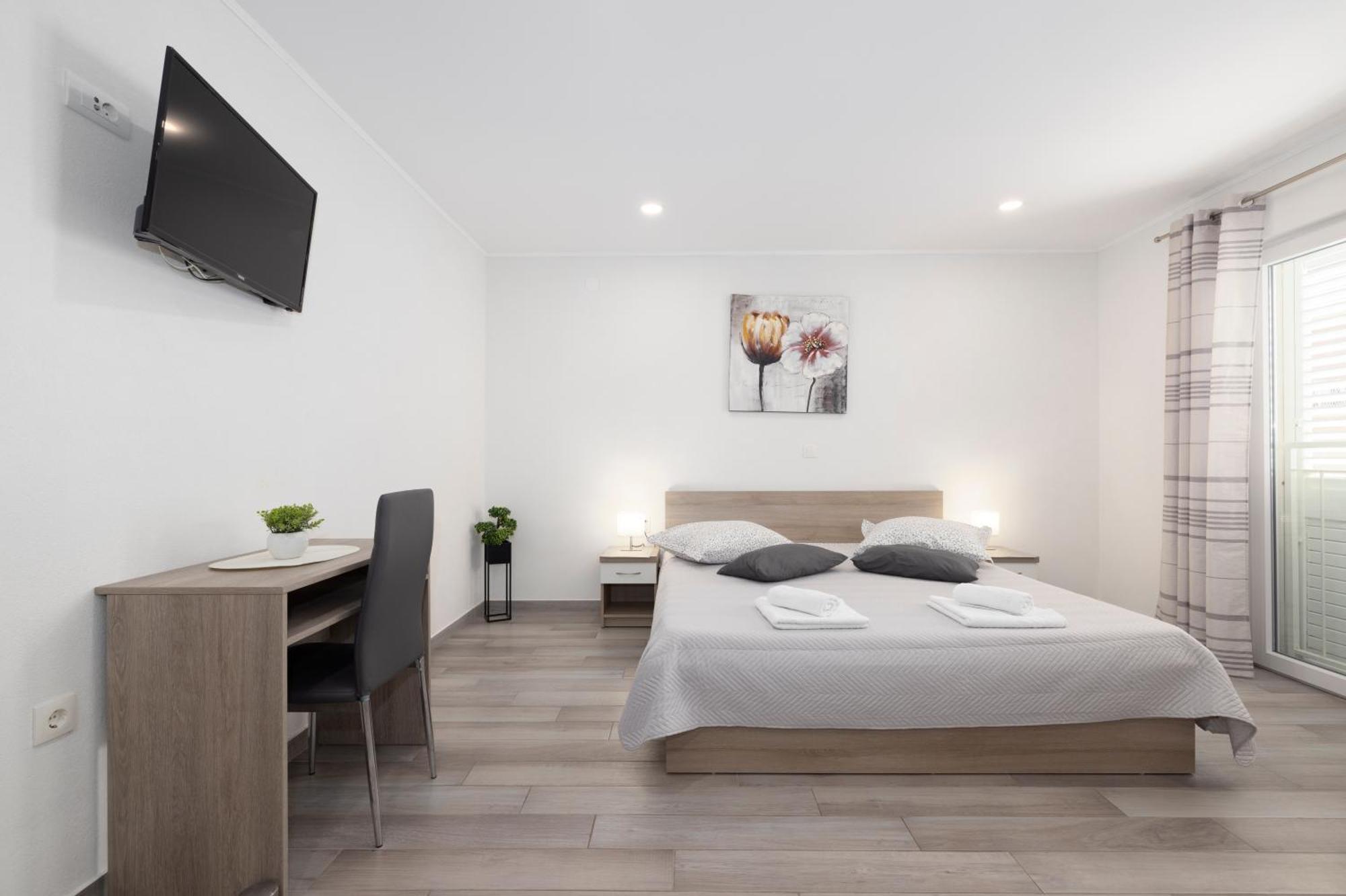 Apartmani Marta Tučepi エクステリア 写真