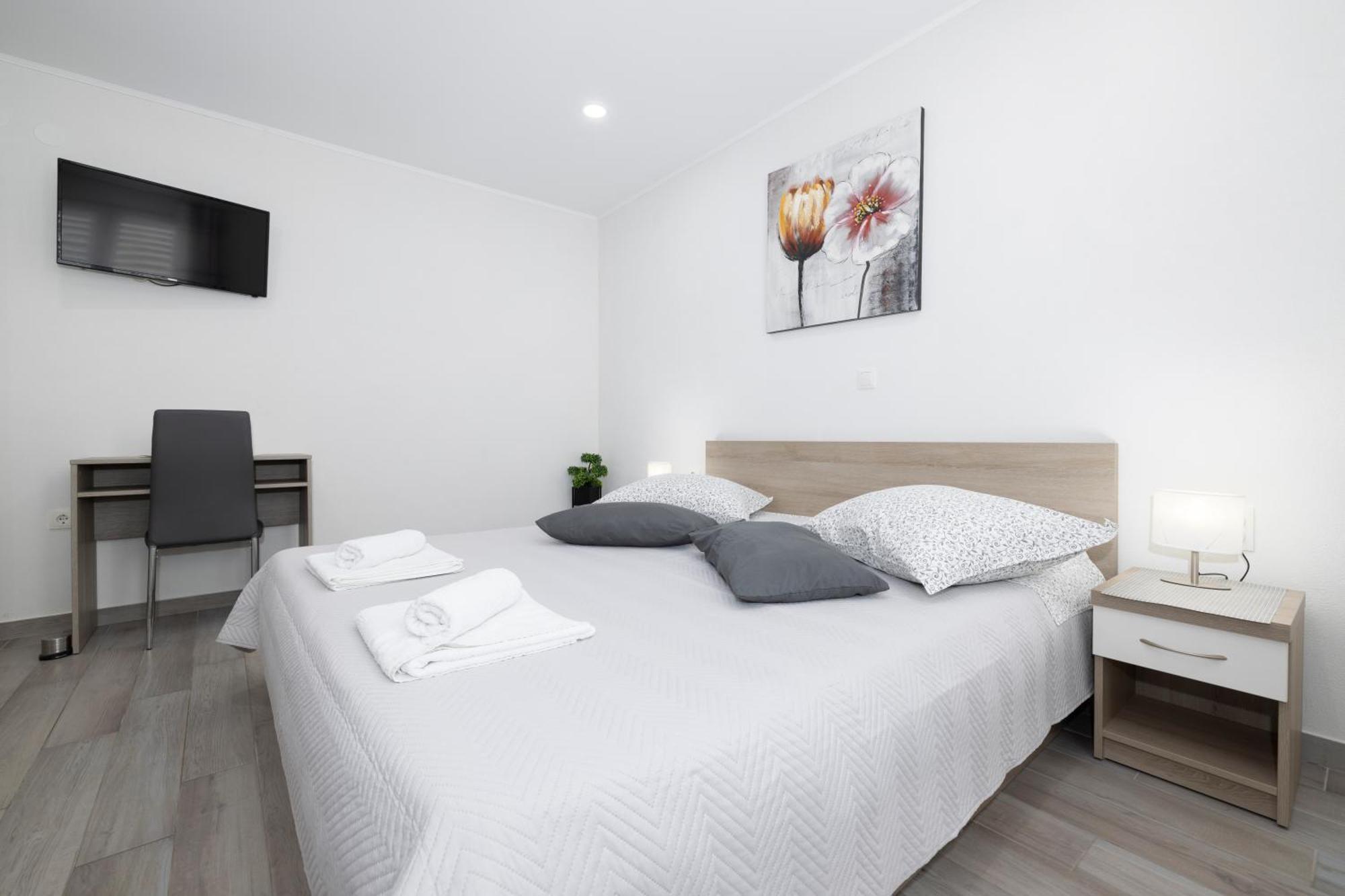 Apartmani Marta Tučepi エクステリア 写真