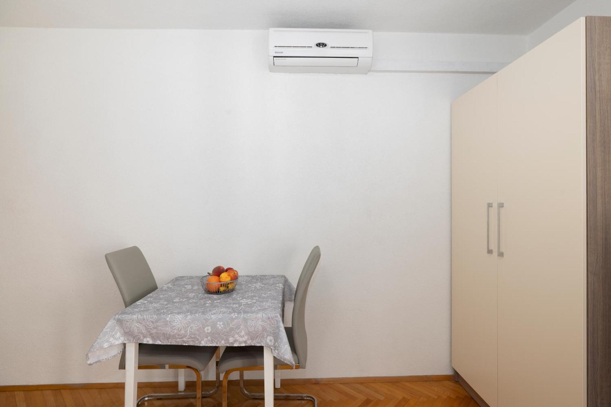 Apartmani Marta Tučepi エクステリア 写真