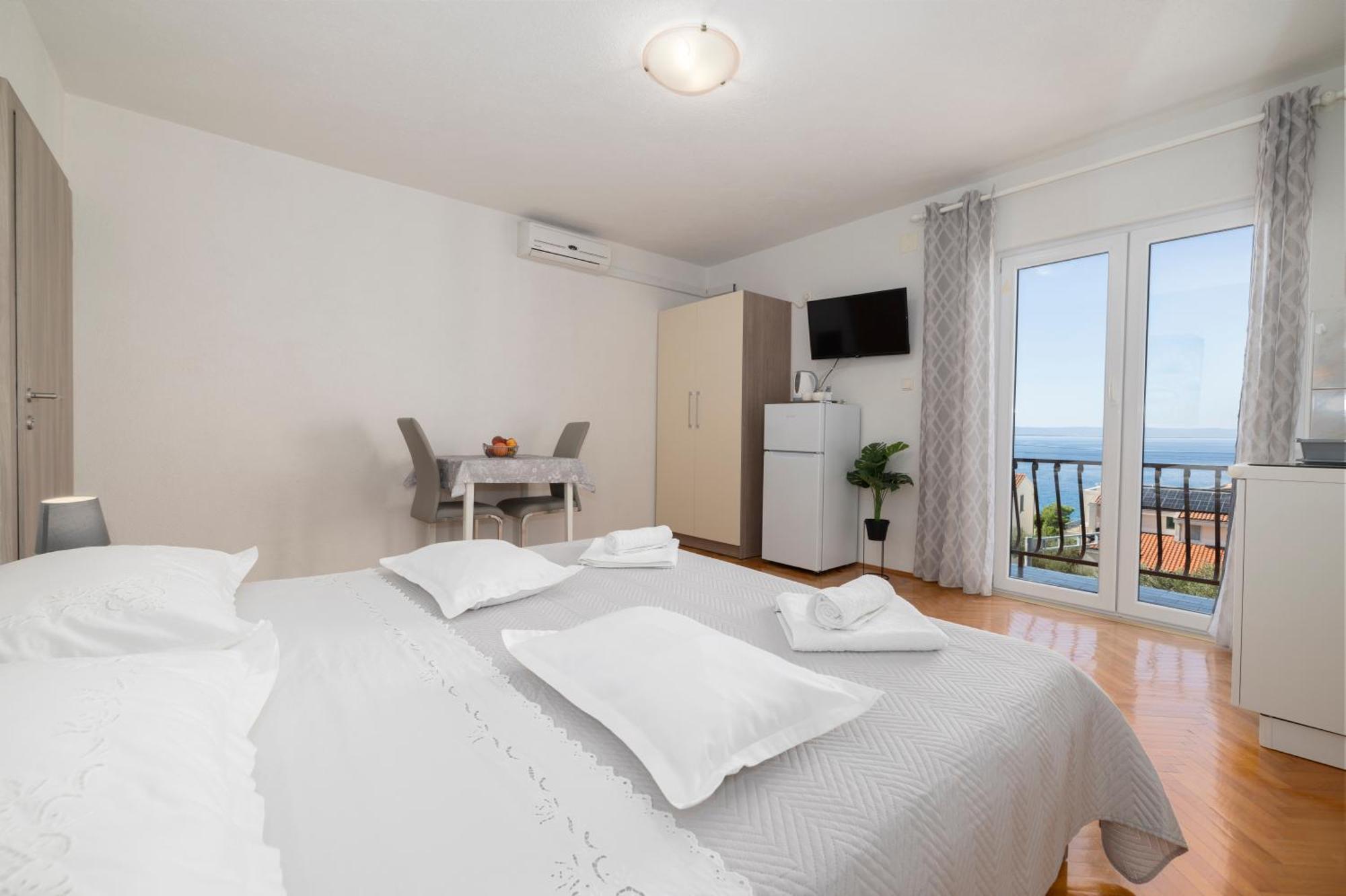 Apartmani Marta Tučepi エクステリア 写真