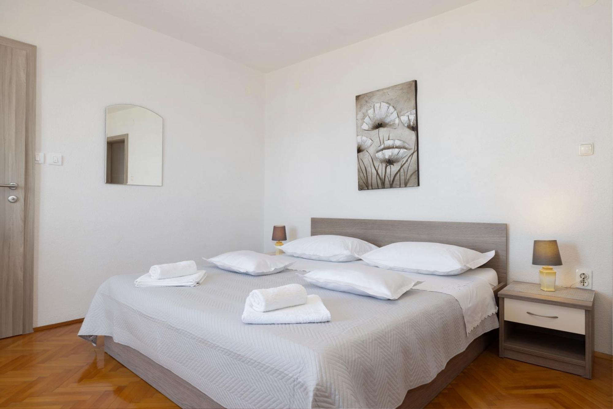 Apartmani Marta Tučepi エクステリア 写真