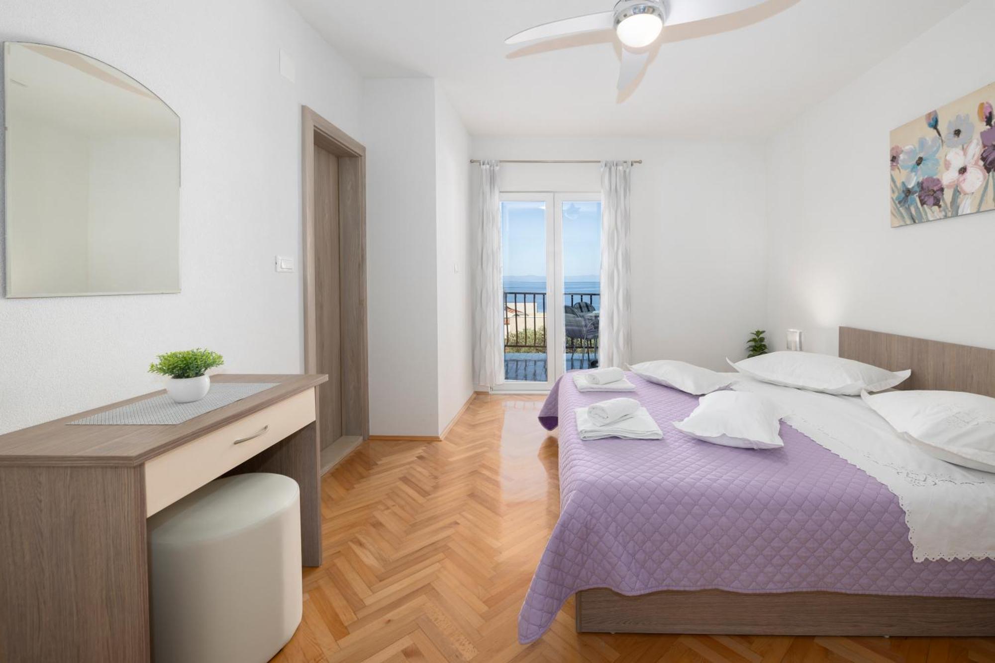 Apartmani Marta Tučepi エクステリア 写真