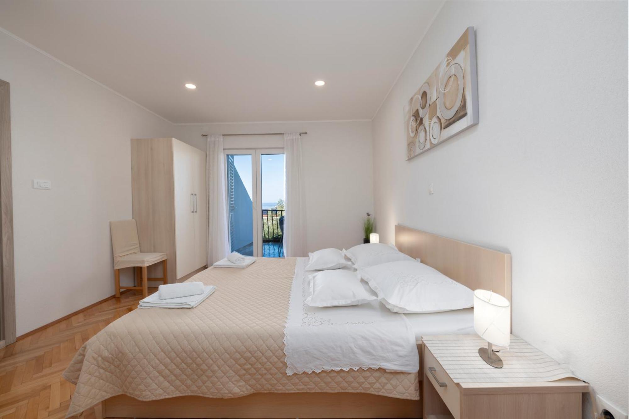 Apartmani Marta Tučepi エクステリア 写真