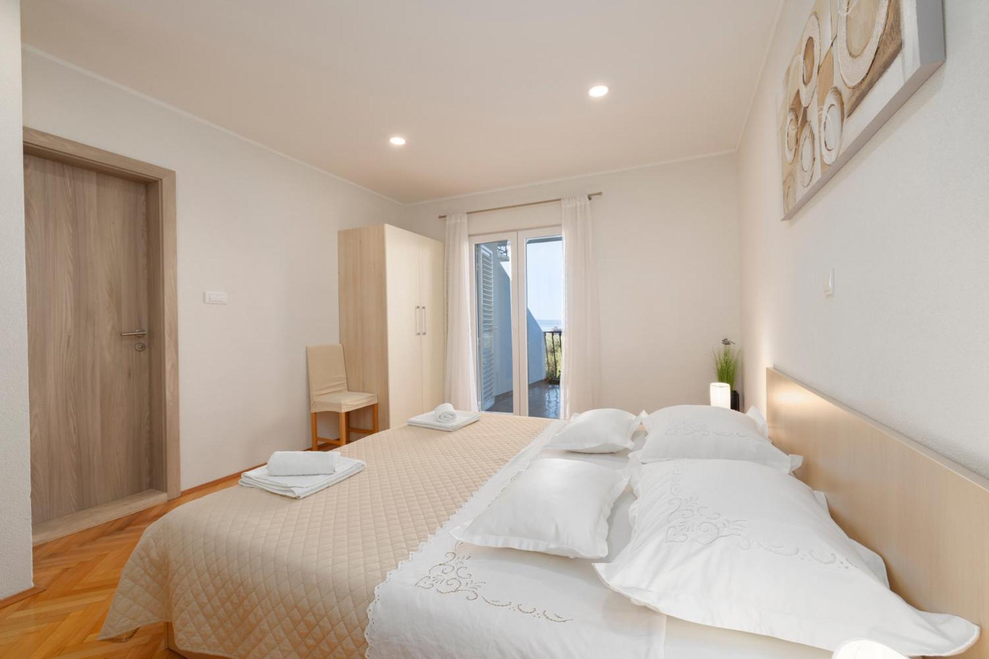Apartmani Marta Tučepi エクステリア 写真