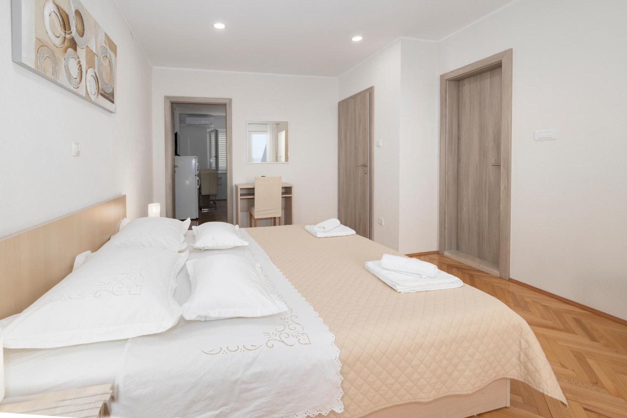 Apartmani Marta Tučepi 部屋 写真